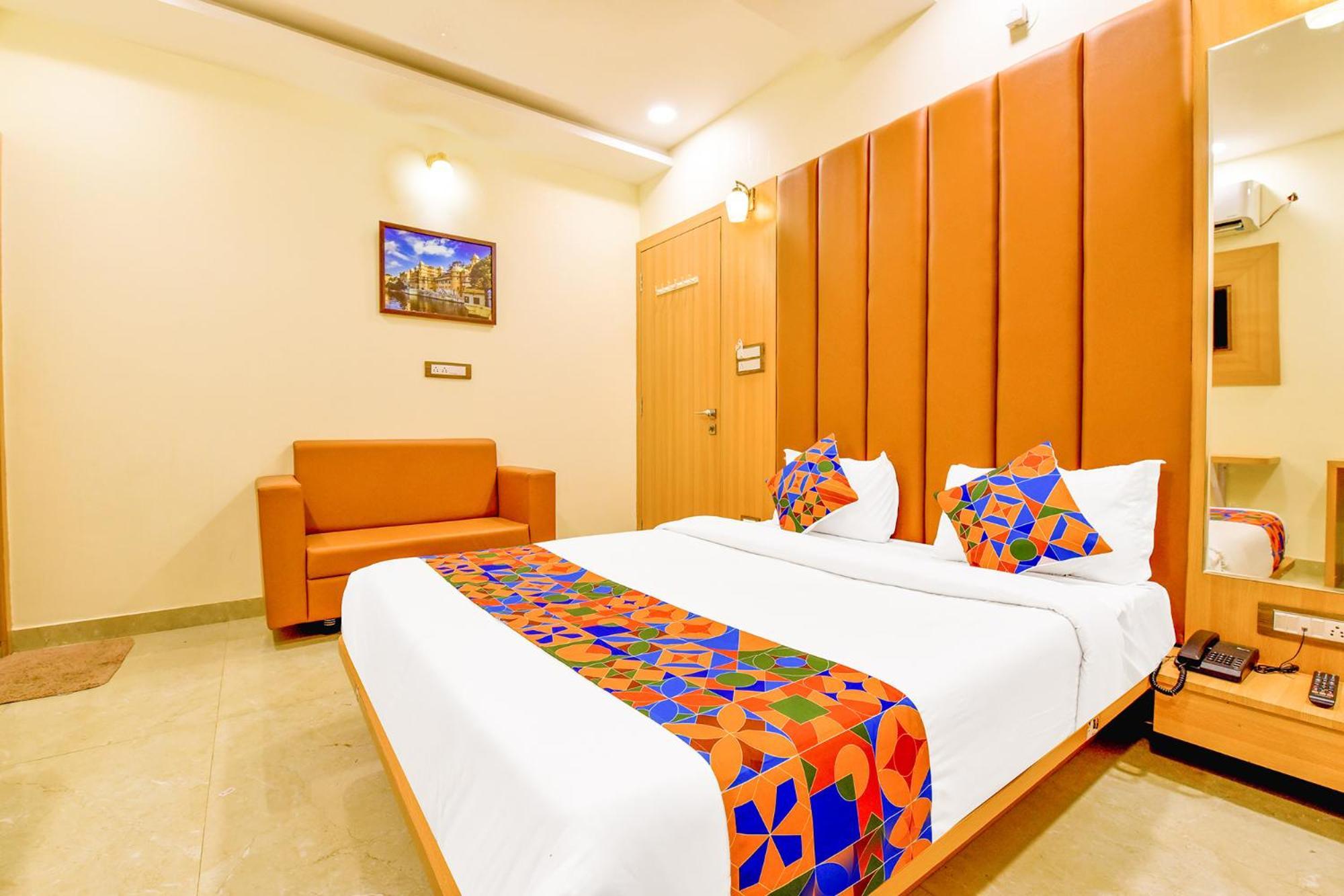 Hotel Fabexpress Mewar Shine Udaipur Exterior foto